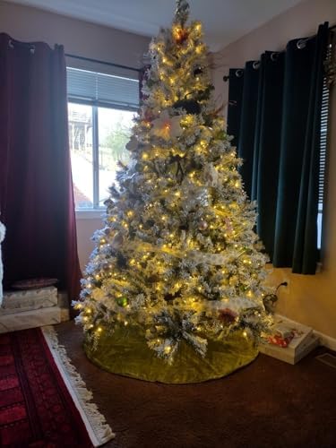 Sophia-Art Christmas Tree Skirt, Luxury Velvet Plush Skirt, Xmas Decoration Holiday Party Décor, Soft Velvet Home Décor Merry Christmas Party Christmas Tree Decorations (Parrot Green,48 Inch) - Image 3