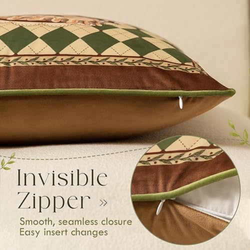 Vintage Christmas Pillow Cover 18x18, Checkered Deer - Image 5