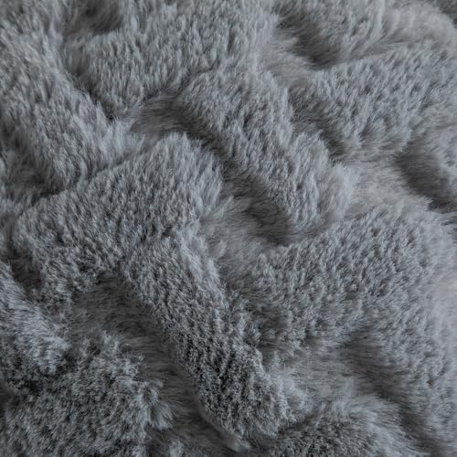 Yaertun Set of 2 Decorative Throw Pillow Covers Thick Plush Wool Throw Pillows Super Soft Luxury Faux Rabbit Fur Velvet Cushion Covers for Couch Sofa Bed Living Room 24x24 Inch Grey - Image 3
