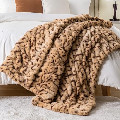 Battilo Faux Fur Throw Blanket for Couch, 50"x60", Double Side - Image 3