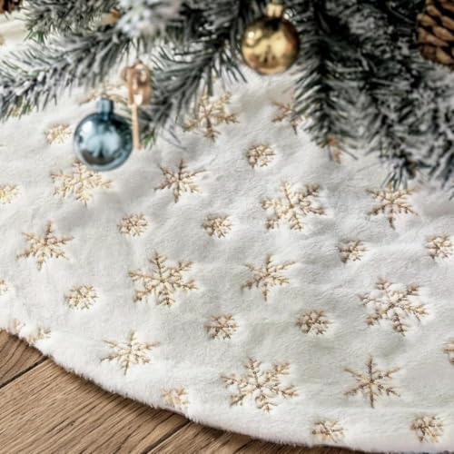 CHICHIC 48 Inch Faux Fur Christmas Tree Skirt with Sequin Gold Snowflakes - Image 4