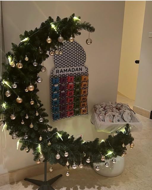 Ramadan Crescent .A Decorative Crescent Moon Tree for Ramadan for Indoor or Outdoor Decoration for Home or During Iftar and Suhoor Events. Easy to Store and Assemble(Green prelit, 150cm) by Unknown