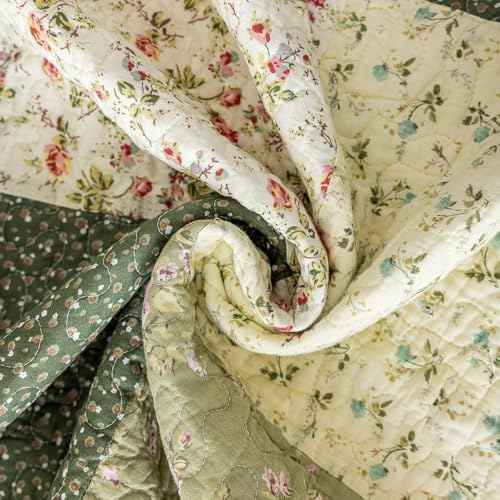 vctops Set of 2 Patchwork Cotton Quilted Decorative Square Throw Pillow Covers with Scalloped Floral Pattern Soft Cushion Case for Couch Sofa Bed (Green B,18"x18") - Image 4