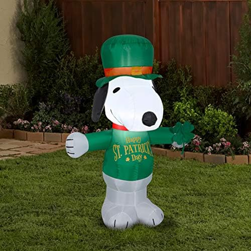 Gemmy Airblown Inflatable St. Patrick's Day Snoopy, 3.5 ft Tall, White by GemmyIndustries