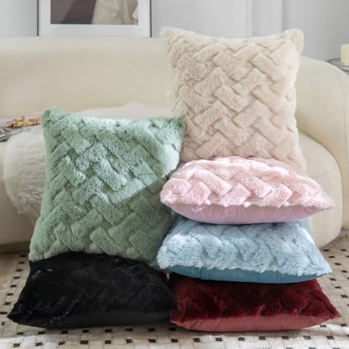 Yaertun Set of 2 Decorative Throw Pillow Covers Thick Plush Wool Throw Pillows Super Soft Luxury Faux Rabbit Fur Velvet Cushion Covers for Couch Sofa Bed Living Room 26x26 Inch Black - Image 5