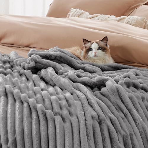 Bedsure Soft Cal King Size Blanket for Bed Frost Gray 102"x96" - Image 4